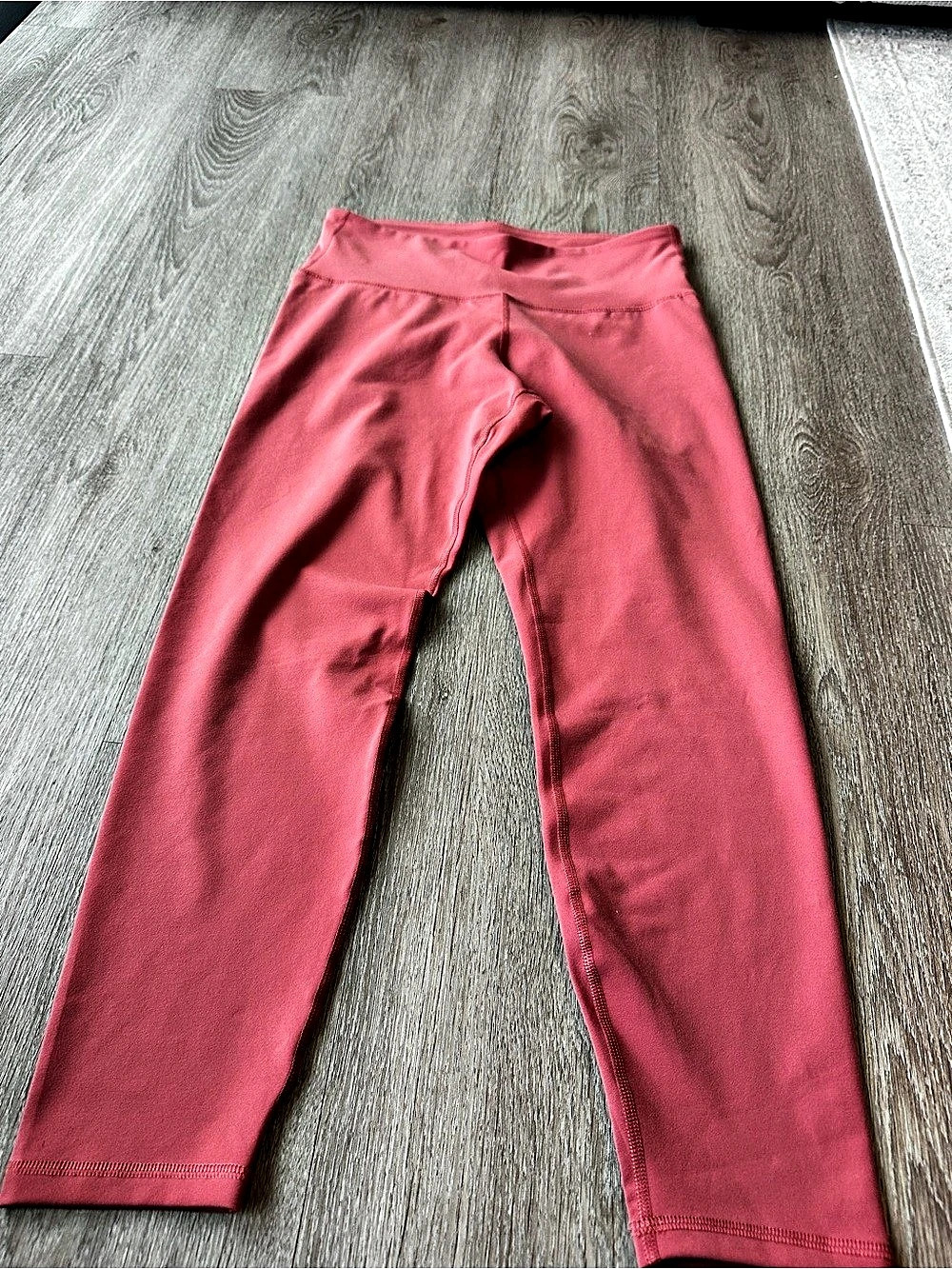 Old Navy PowerPress High-Rise Go-Dry Leggings Red Large